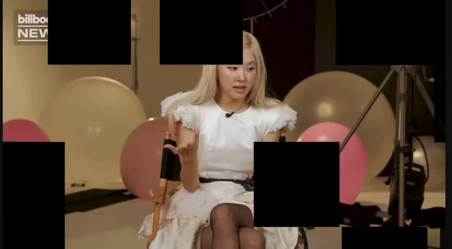 251209 روزي على "APT" الخاصة بها. ترشيحات جرامي في البث المباشر لـ The Billboard 2025 No.1s Hosted By Druski & Tetris Kelly'