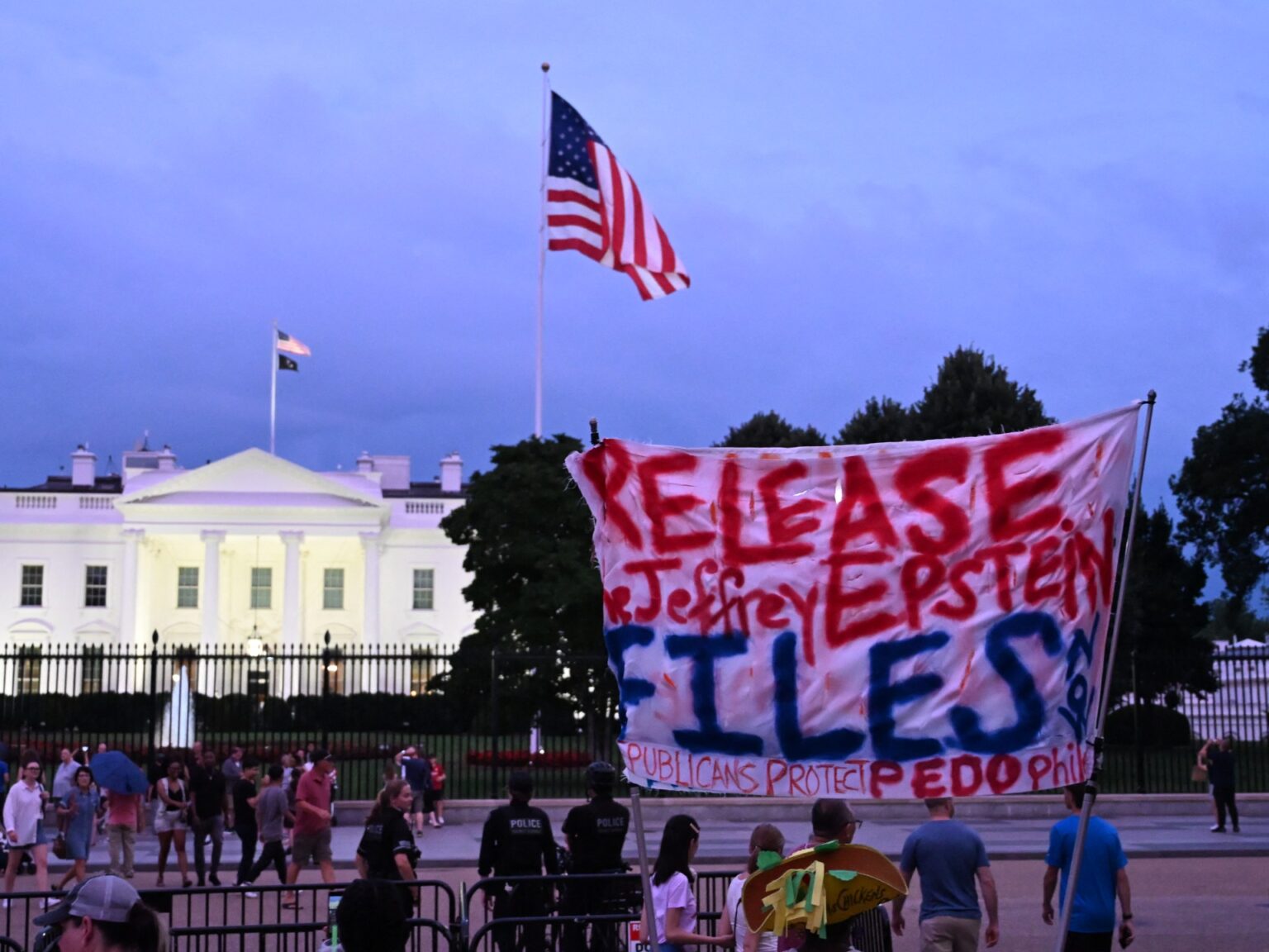 العدل الأميركية تفرج عن المزيد من وثائق “إبستين” المثيرة للجدل | أخبار العدل الأميركية تفرج عن المزيد من وثائق "إبستين" المثيرة للجدل | أخبار