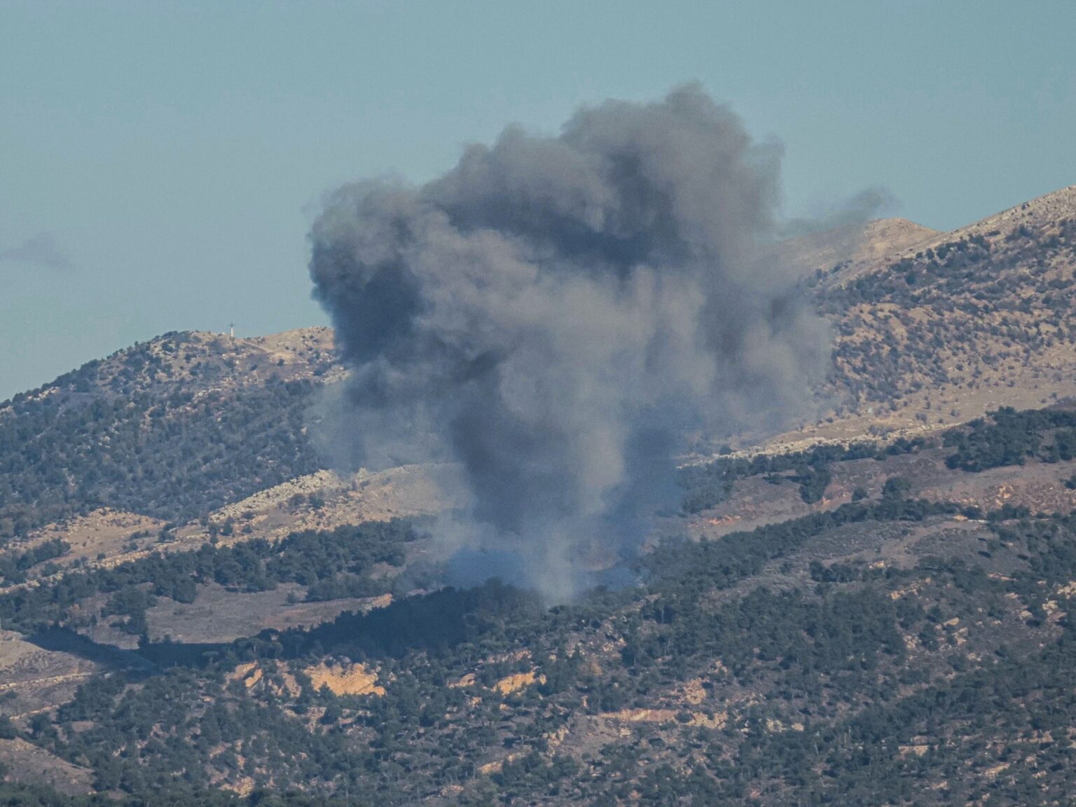 غارات إسرائيلية على إقليم التفاح ومدينة الهرمل في لبنان | أخبار