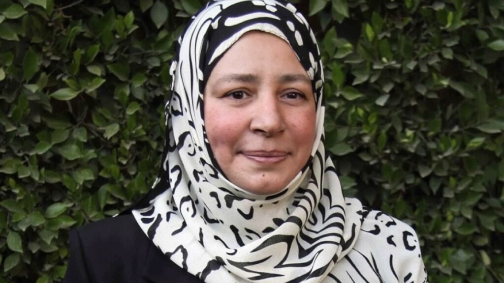 صور مفبركة وقرار علاجي حكومي.. لماذا عاد اسم عبلة كامل إلى الواجهة؟ | فن صور مفبركة وقرار علاجي حكومي.. لماذا عاد اسم عبلة كامل إلى الواجهة؟ | فن