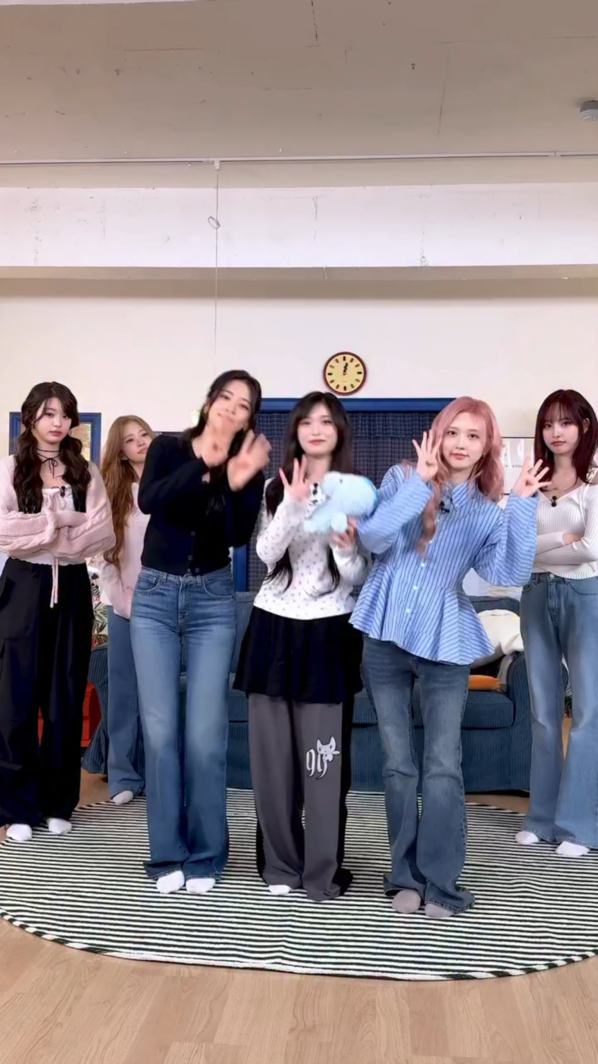 251201 تحديث ريل الانستقرام الرسمي لـ IVE - البنات، 4️⃣EAT🍴✨