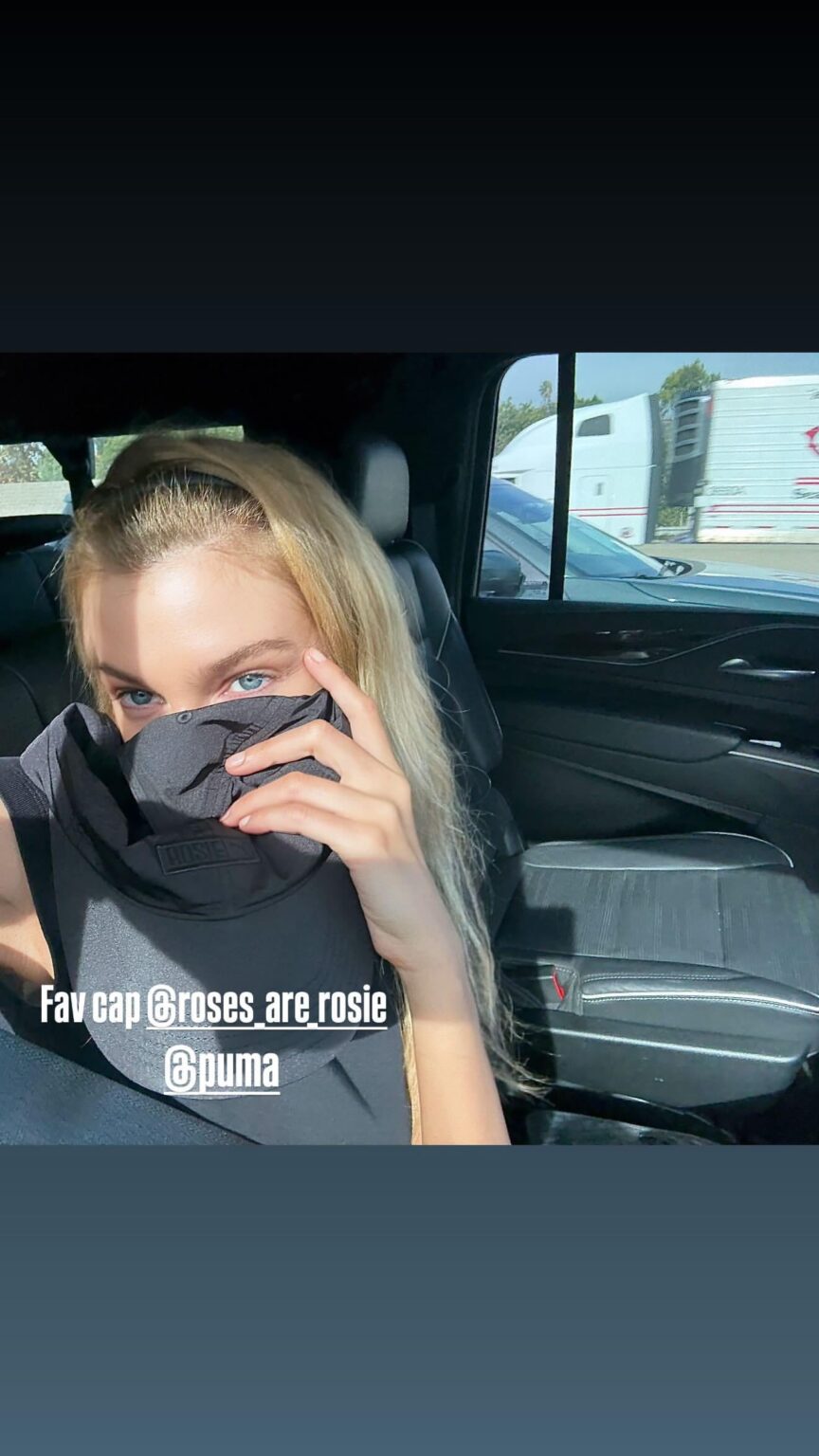 251219 تحديث قصة Stella Maxwell على IG مع ROSÉ