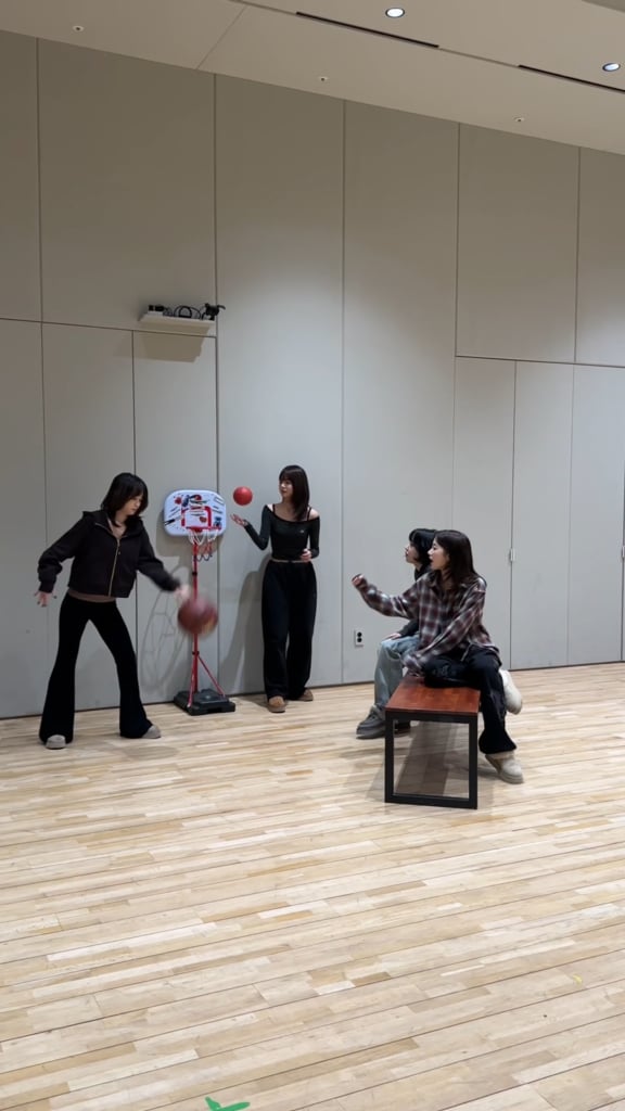 251213 تحديث LE SSERAFIM على TikTok - اعرض لنا أفضل حركاتك 🤙