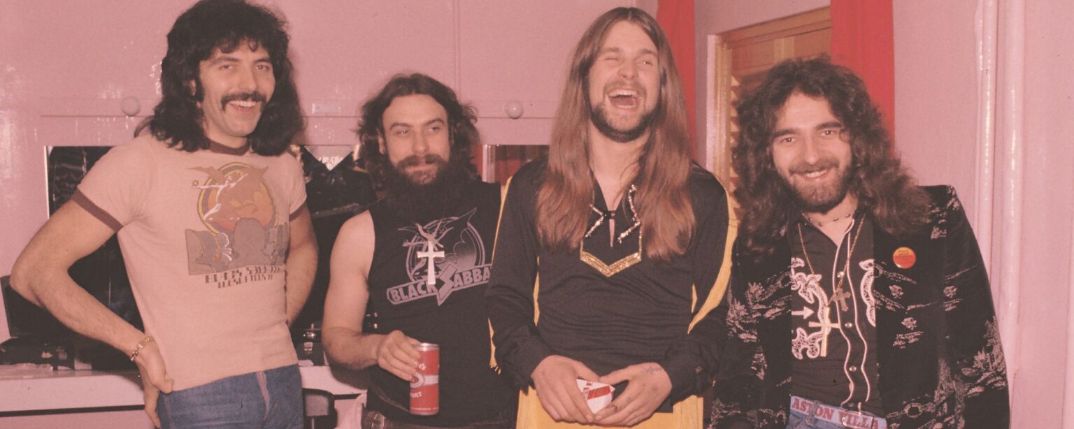 في مثل هذا اليوم من عام 1973، أصدر Black Sabbath الألبوم الذي أنقذ حياتهم المهنية، والذي تم كتابته في قلعة مسكونة ومستوحى من Deep Purple.