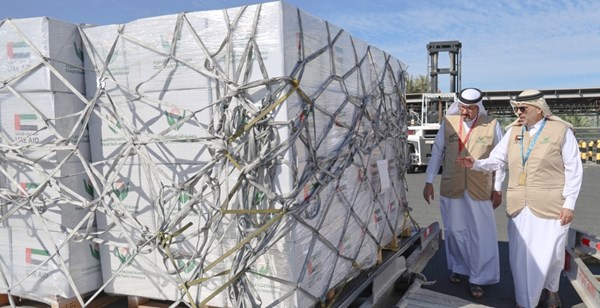 الإمارات تواصل جهودها الإنسانية لإغاثة أهالي غزة الإمارات تواصل جهودها الإنسانية لإغاثة أهالي غزة