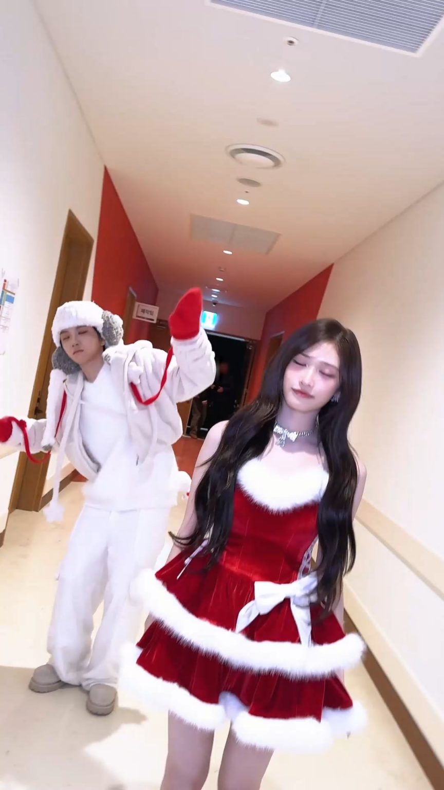 251230 تحديث BOYNEXTDOOR على TikTok مع Leeseo (مع BOYNEXTDOOR Woonhak) - اليوم (تحدي I LOVE YOU)