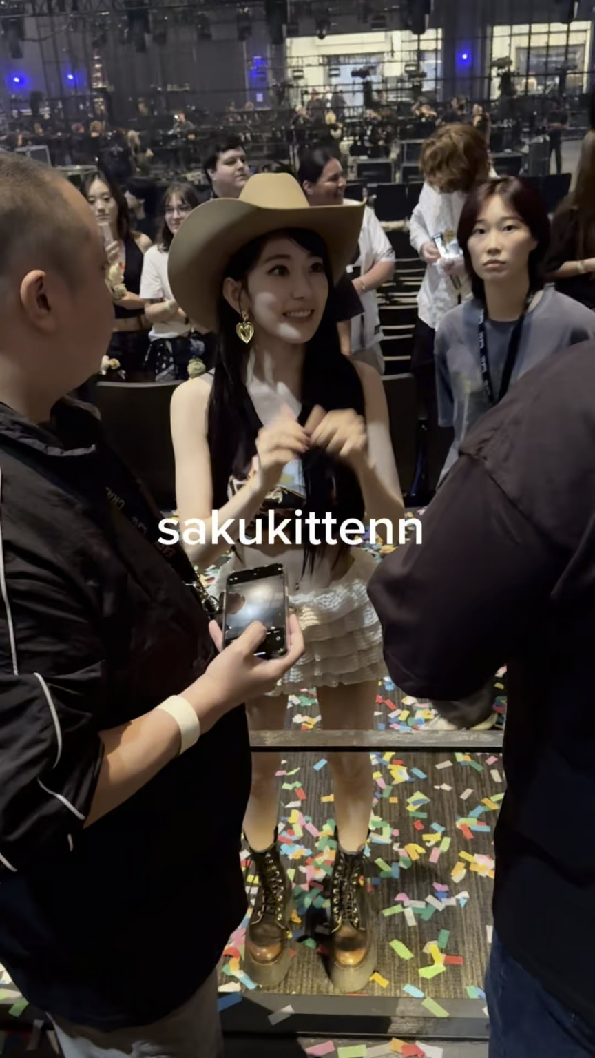 لقد اقتربت نهاية العام لذا أردت أن أنشر أحد أفضل الأشياء التي حدثت لي في عام 2025 🥹 أنا أحب شخصيتي الفائقة