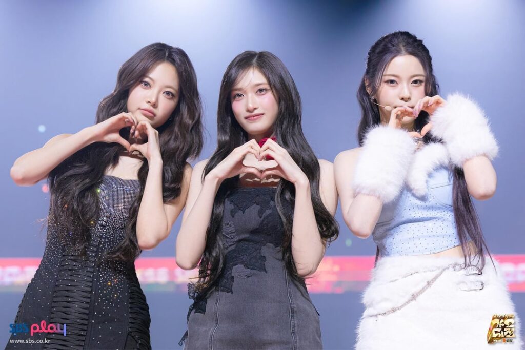 251229 هونغ إيونتشاي الفذ. NMIXX Kyujin & IVE Leeseo - Pretty Savage (الأصل BLACKPINK) (251225 صورة أداء) @ 2025 SBS Gayo Daejeon