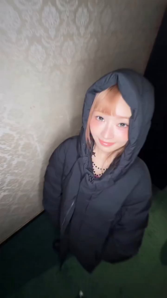 251209 تحديث TikTok الرسمي لـ IVE مع Rei - 🚶‍♀️🤨🚶‍♀️🥰