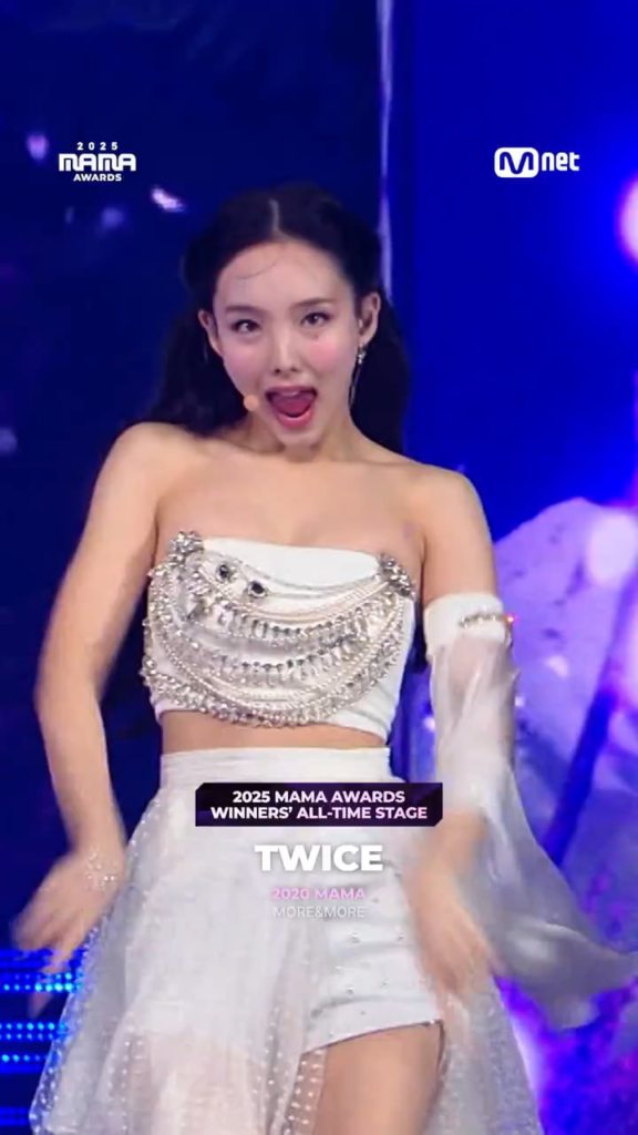 251211 تحديث MnetMAMA على التويتر: مسرح الفائزين طوال الوقت #TWICE