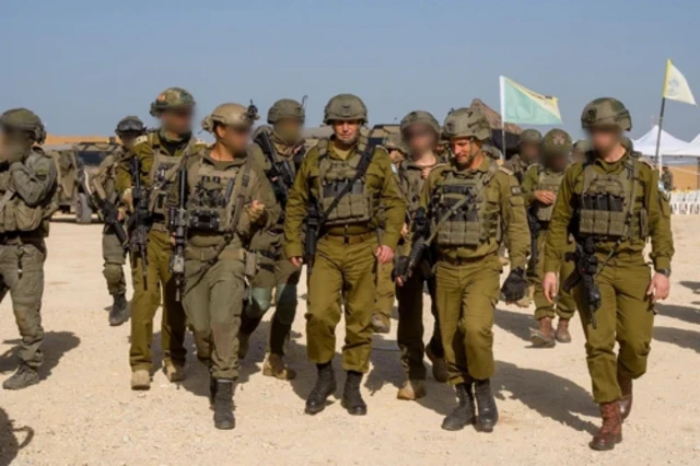 رئيس أركان الجيش الإسرائيلي إيال زمير خلال جولة في قطاع غزة