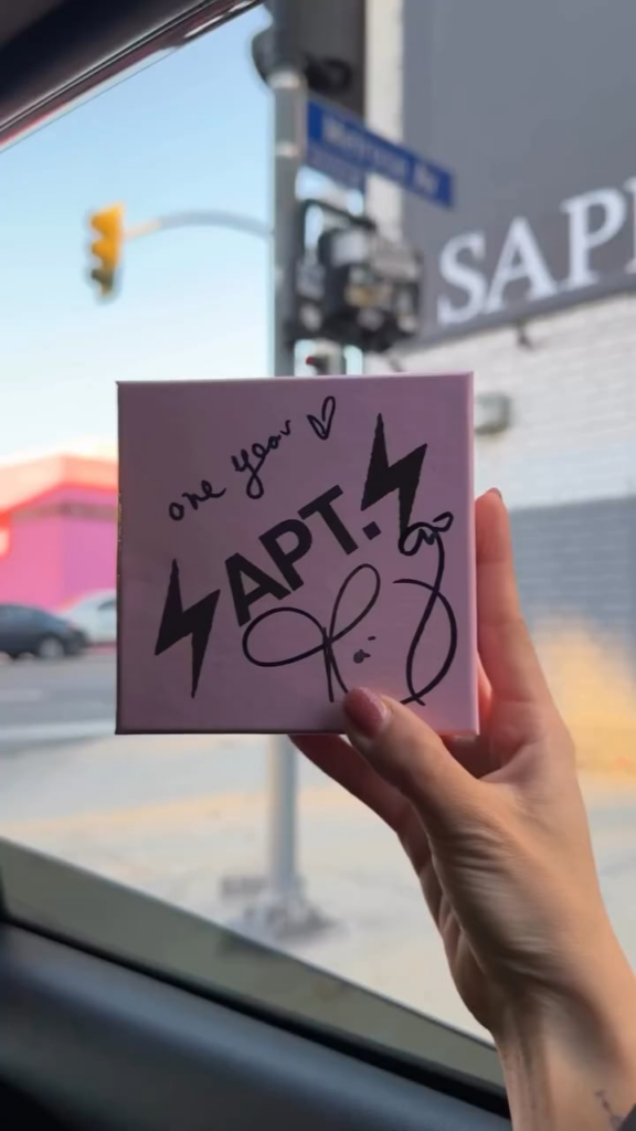 251208 تحديث روزي (مصاصة الدماء) على الانستغرام