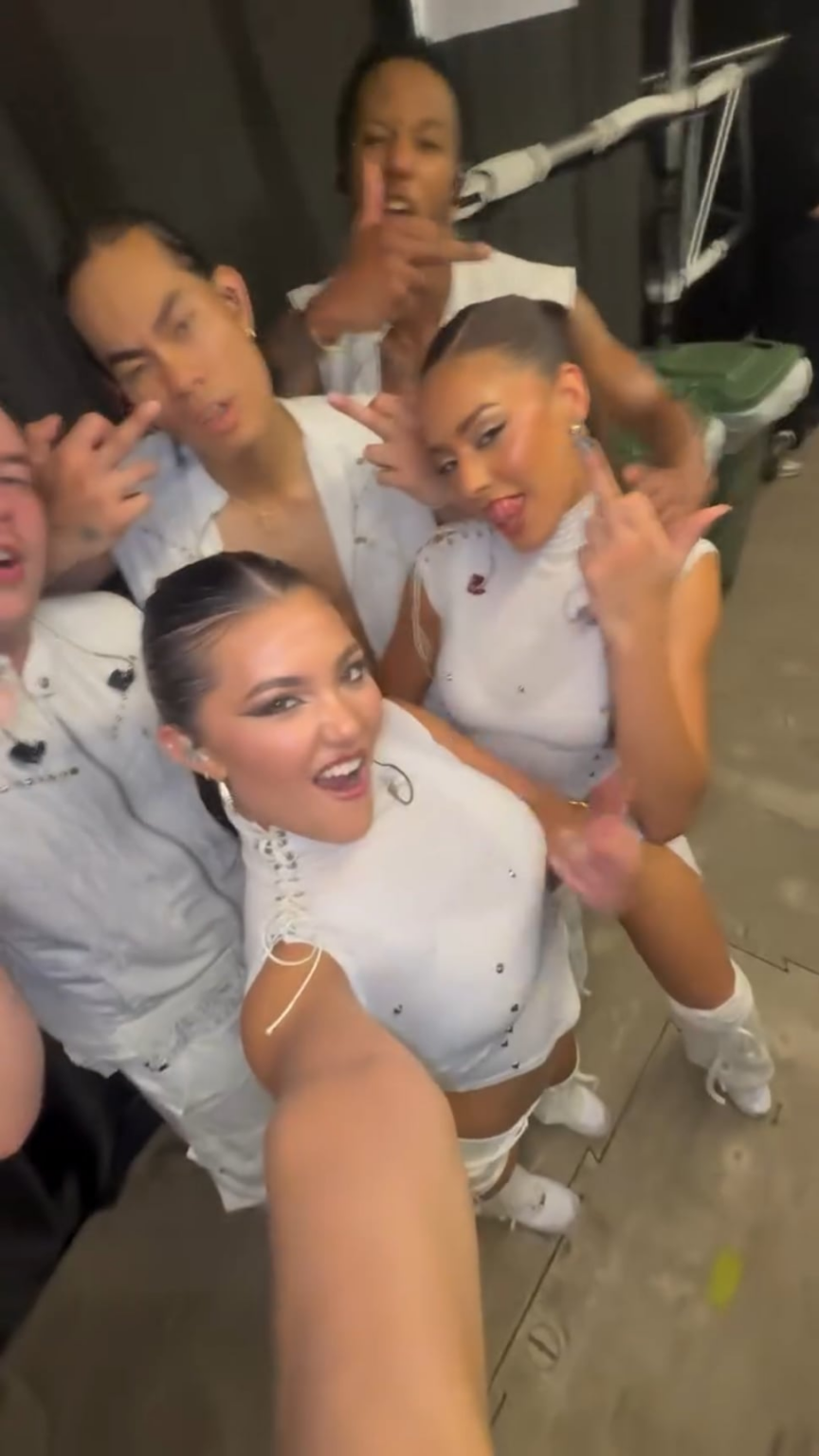 251201 تحديث oliviawong21 على الانستقرام مع ليزا