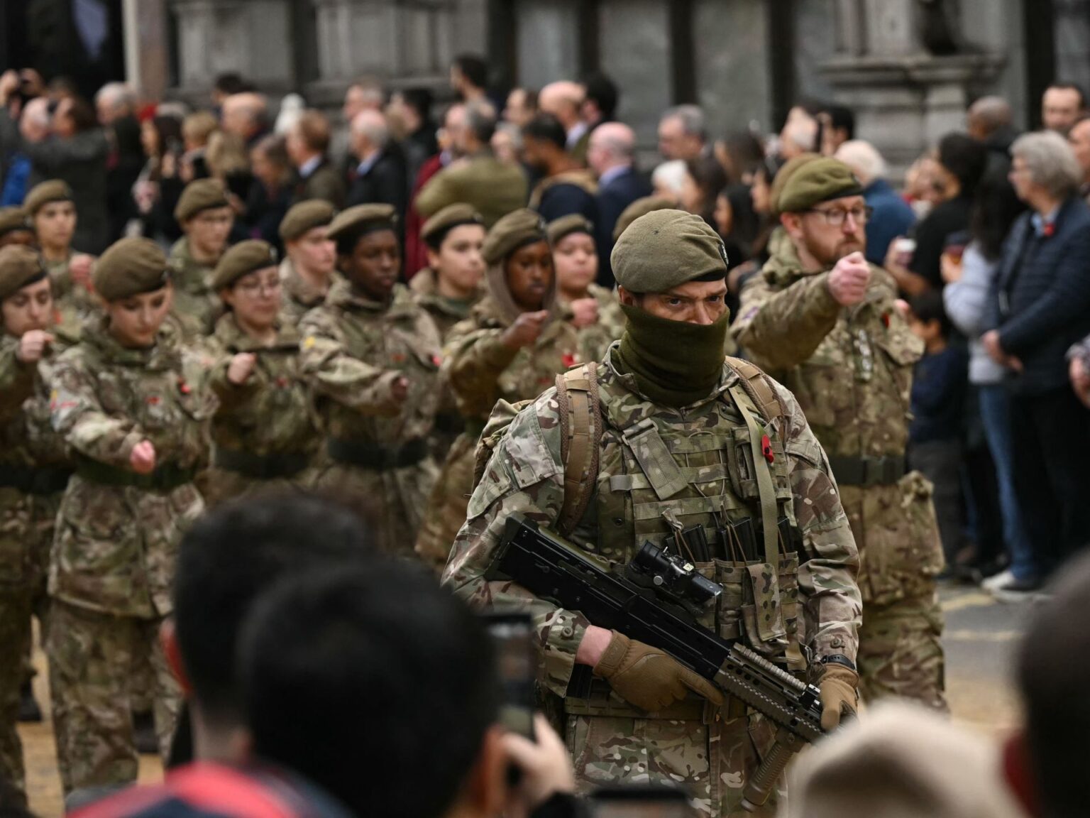 بريطانيا تطلق تدريبا مدفوعا لجذب الشباب إلى الجيش | أخبار