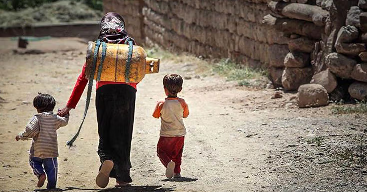 صحيفة إيرانية: 1 % من الأفراد يسيطرون على ثلث الثروة وسط تفاقم الفقر واتساع الفجوة الطبقية