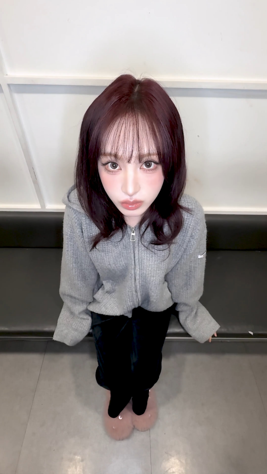 251214 تحديث TikTok الرسمي لـ IVE مع Liz - أطلب منك اللعب