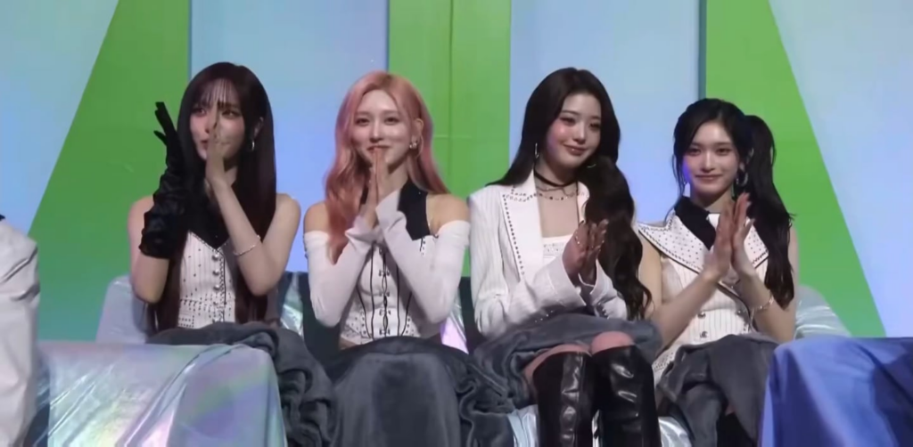 فرقة 251220 IVE فازت بجائزة "أفضل 10 (Bonsang)" في حفل توزيع جوائز MelOn Music Awards لعام 2025