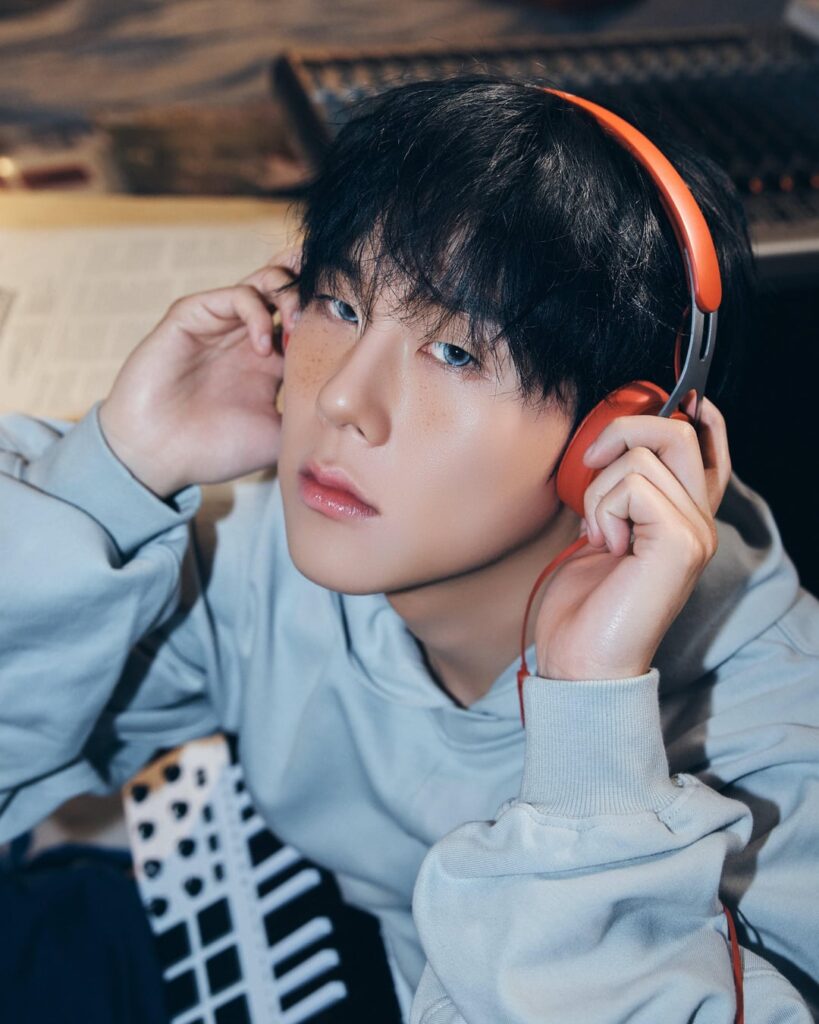 جوهوني (MONSTA X) - الألبوم المصغر الثاني '光 (INSANITY)' (الصورة المفاهيمية - عليك أن تصاب بالجنون حتى تتألق)