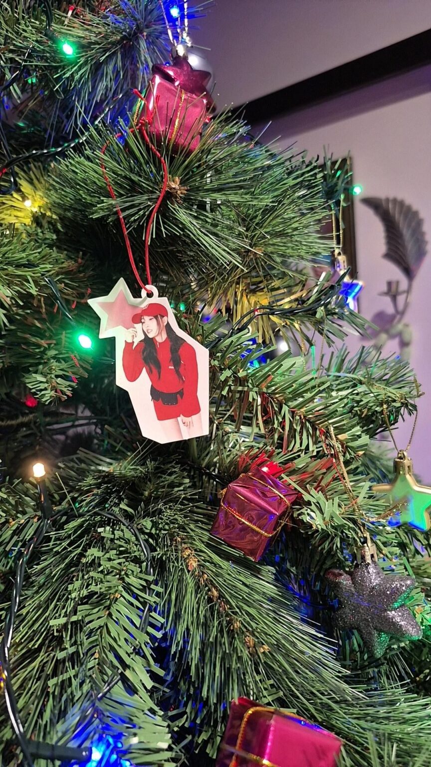 جميع أشجار عيد الميلاد تحتاج إلى ملاك عليها، أليس كذلك؟