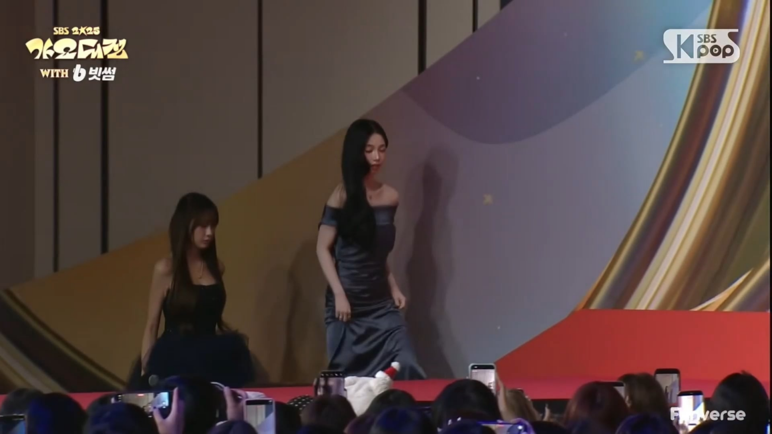 251225 aespa في 2025 SBS Gayo Daejeon Red Carpet