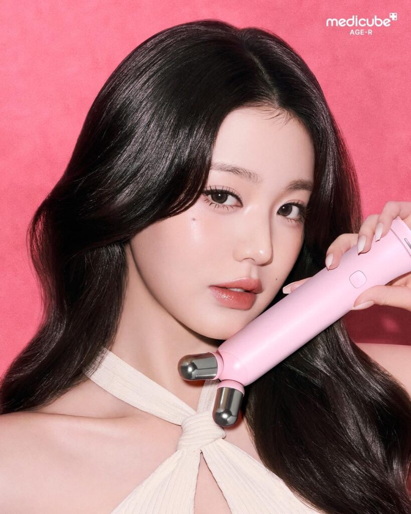 251215 تحديث الانستقرام لـ Medicube Korea مع Wonyoung (2)