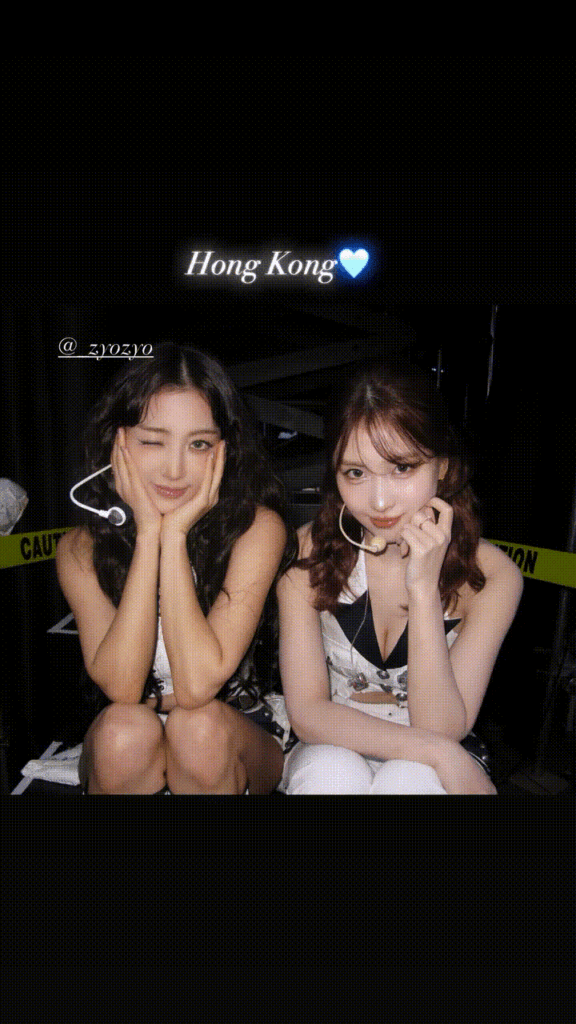 251208 تحديث قصة مومو على الانستقرام - هونج كونج 🩵 (مع جيهيو)