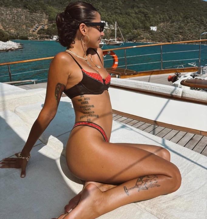 Zeynep bastık 🥵🥵