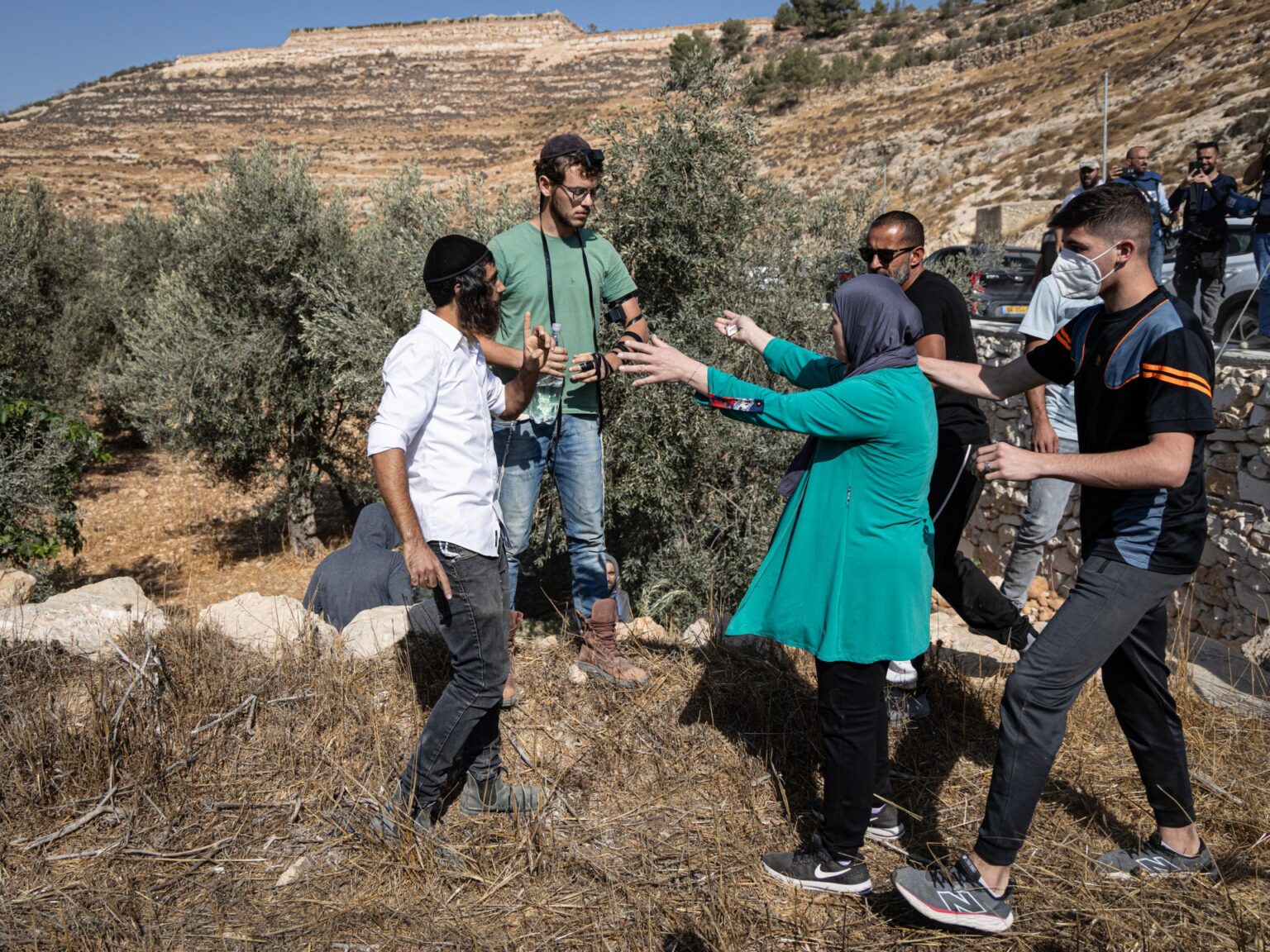 الاحتلال يقتل فلسطينييْن بزعم محاولة دهس ويخلي مستوطنات استباقا لزيارة أميركية | أخبار