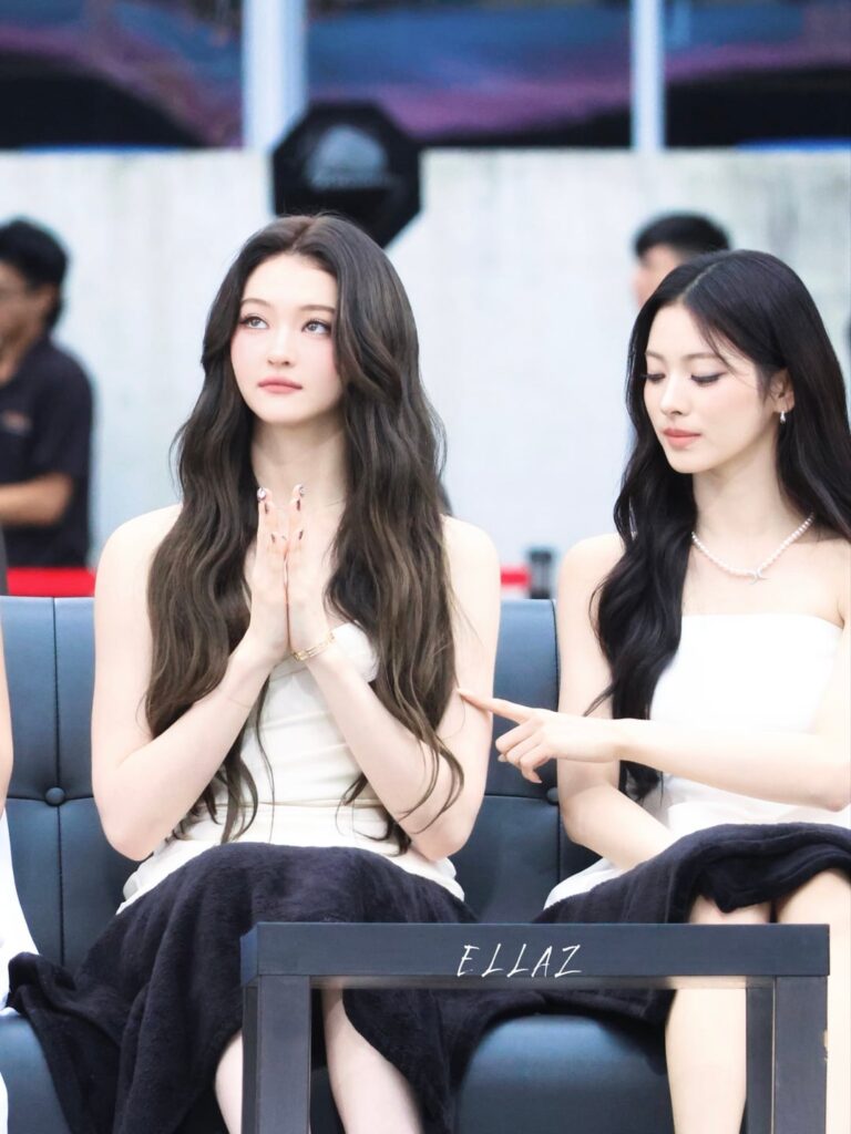 إيلا جروس، آنا إيلا جروس، آنا