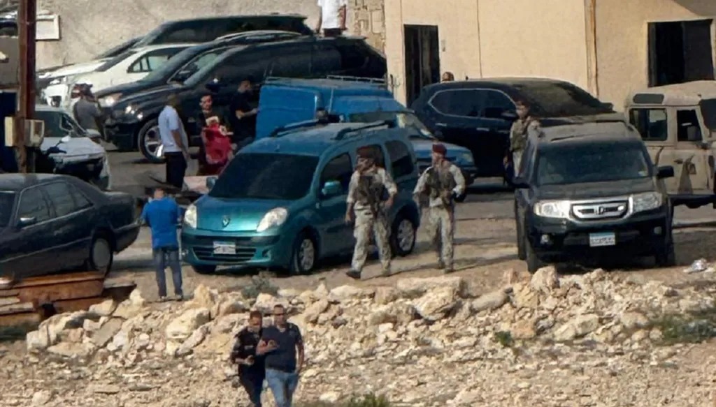 القوى الأمنية خلال انتشارها في محيط عملية الخطف في البترون.