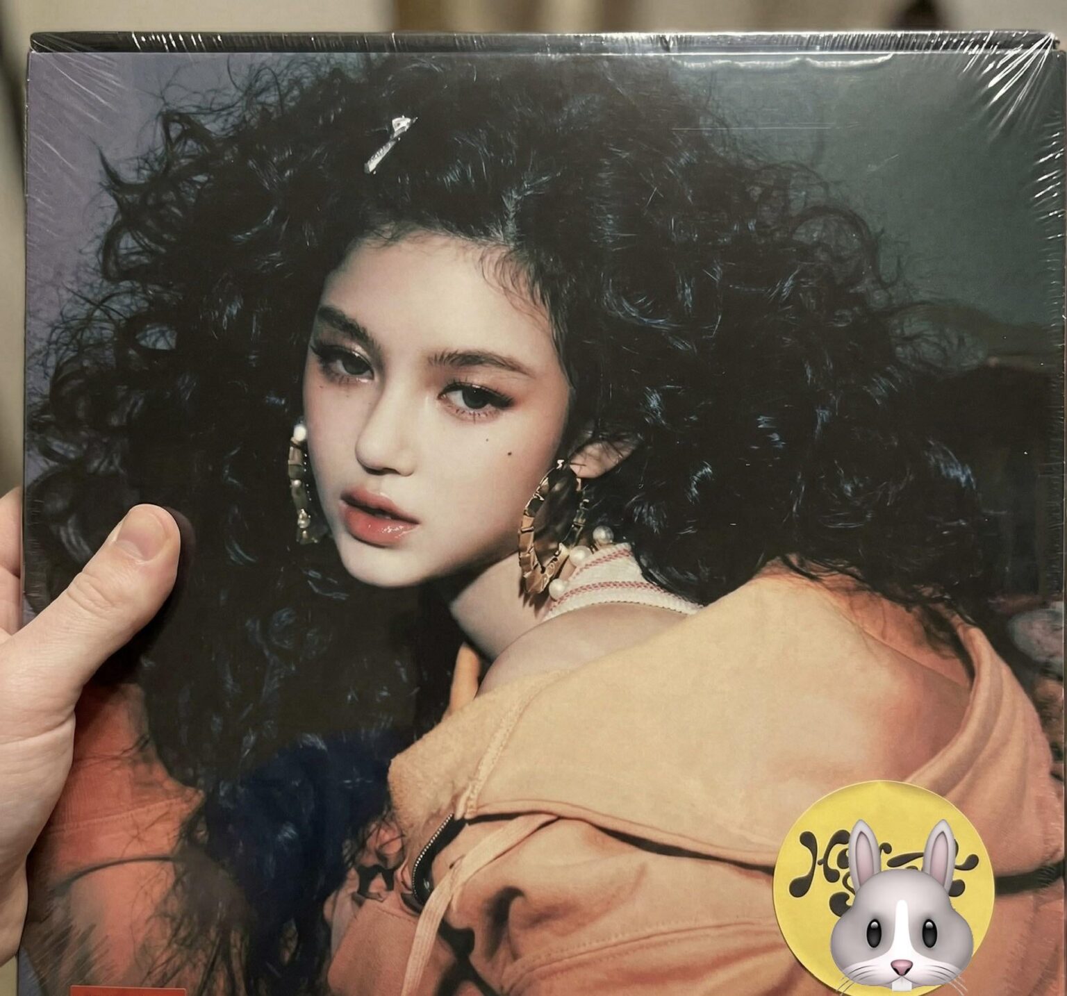 لقد حصلت للتو على أول ألبوم لي من Newjeans 😭 أنا سعيد جدًا 🥹