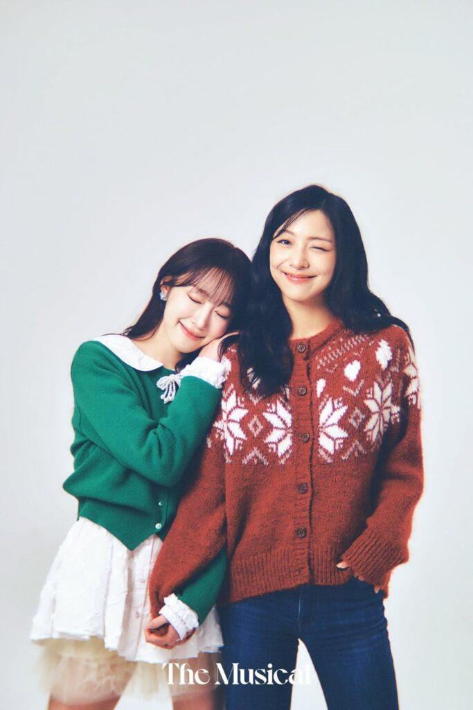 لونا (f(x)) وسوبين (WJSN) - المجلة الموسيقية (إصدار ديسمبر 2025 المصور)