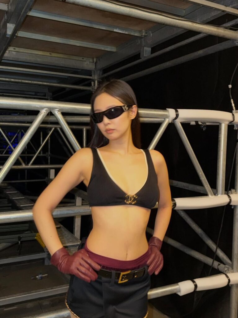 251218 تحديث جيني على الانستغرام