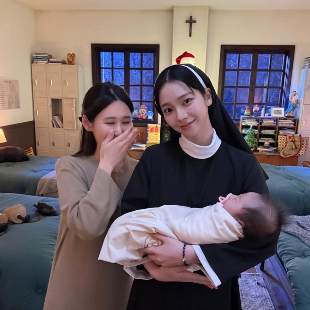 251216 تحديث المواضيع Battykitty_ مع كارينا