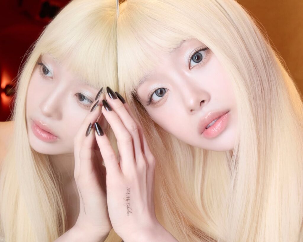 Chuu - الألبوم الكامل الأول: XO, My Cyberlove (صورة تشويقية - أرشيفات CYBERLOVE #3)