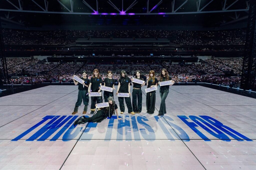 251208 تحديث تويتر - توايس  جولة عالمية في هونج كونج - اليوم الثاني ما شاركناه معكم خلال هاتين الليلتين كان مميزًا حقًا ✨ هونج كونج ذات مرة، دعمكم يعني العالم 🐯