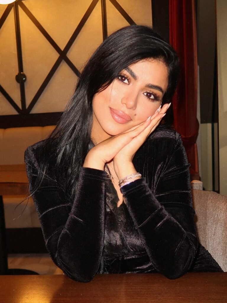 Caroline Azmy | ig post