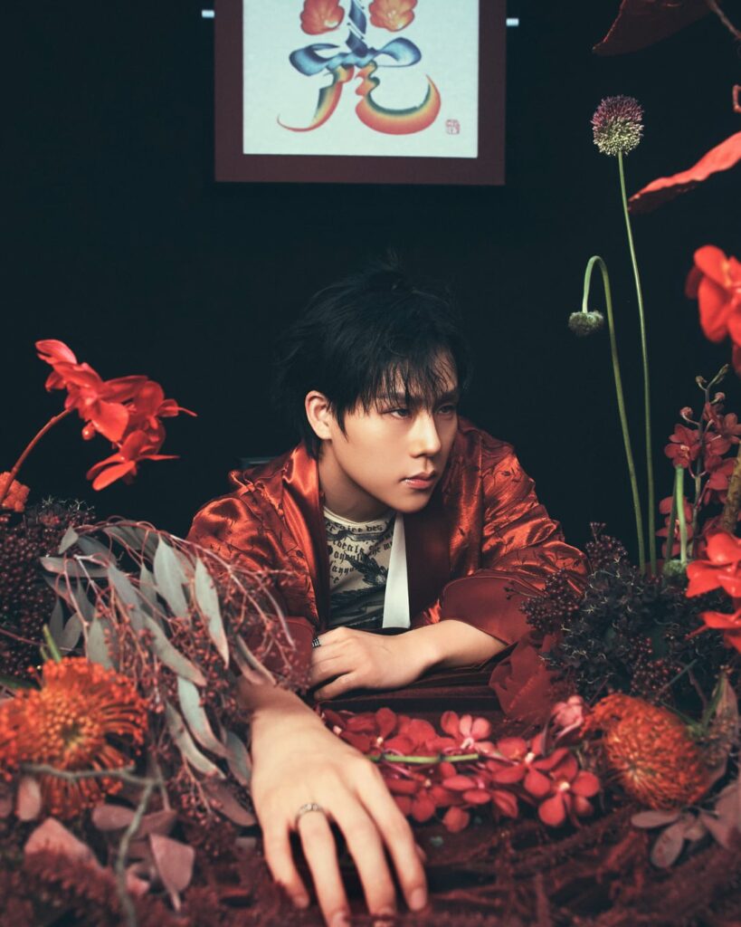 جوهوني (MONSTA X) - الألبوم المصغر الثاني '光 (INSANITY)' (الصورة المفاهيمية - باللون الأحمر)