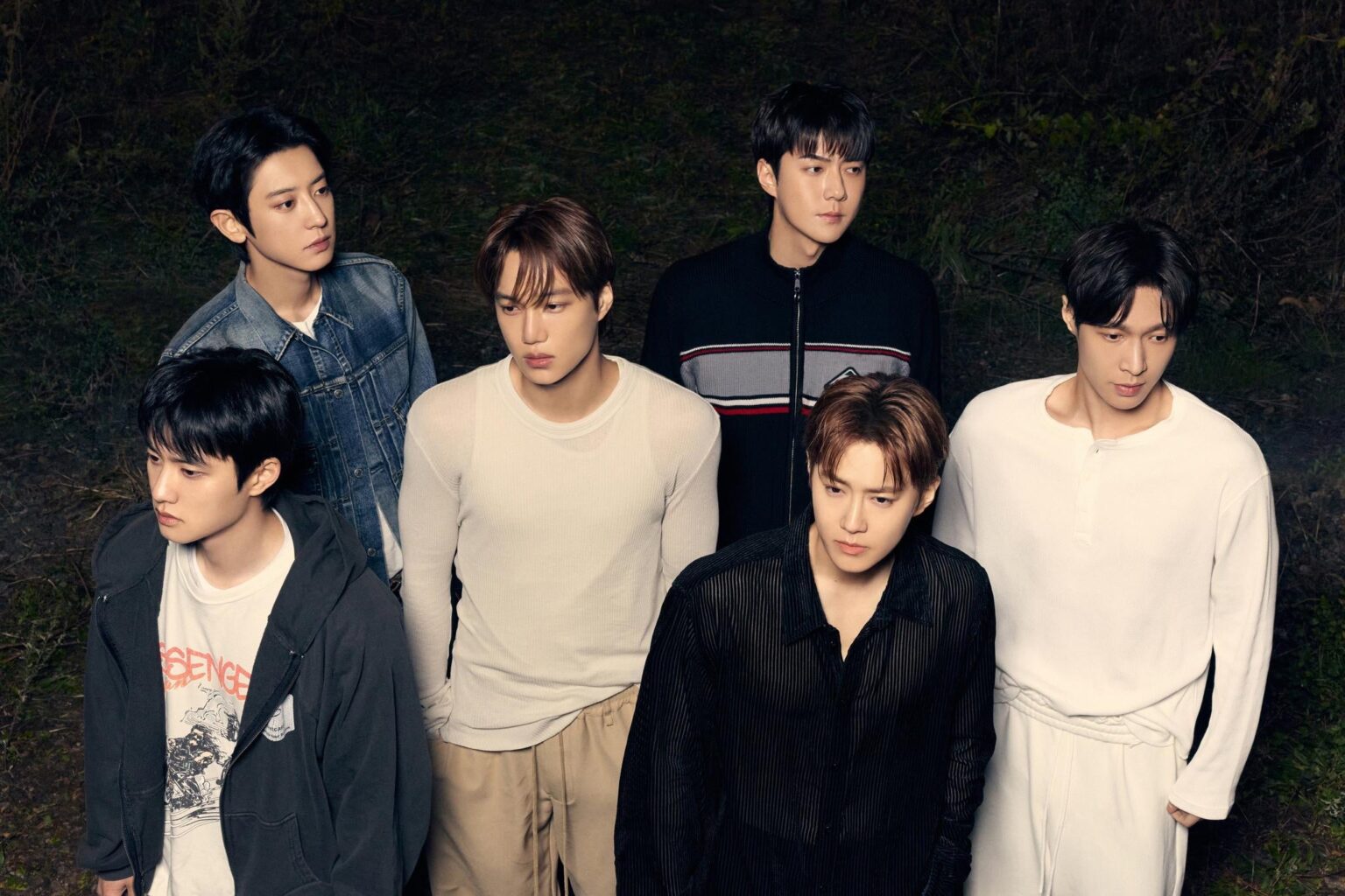 EXO - الألبوم الثامن الكامل 'REVERXE' (صورة إعلانية)