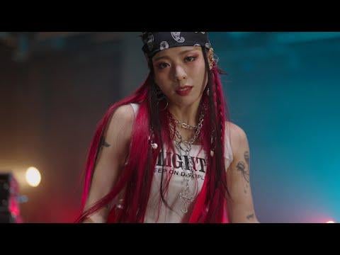 المتداول الكوارتز - حفلة تنكرية