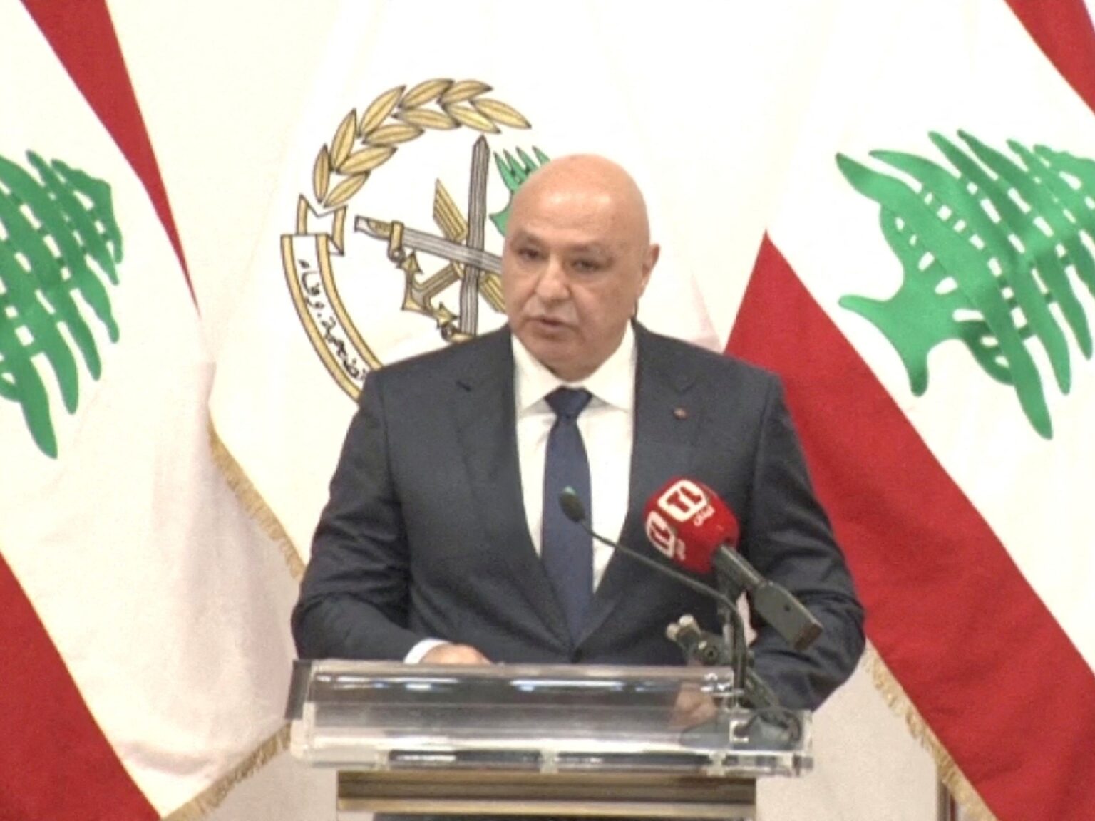 عون: نسعى لإبعاد شبح الحرب والتفاوض لا يعني استسلاما | أخبار