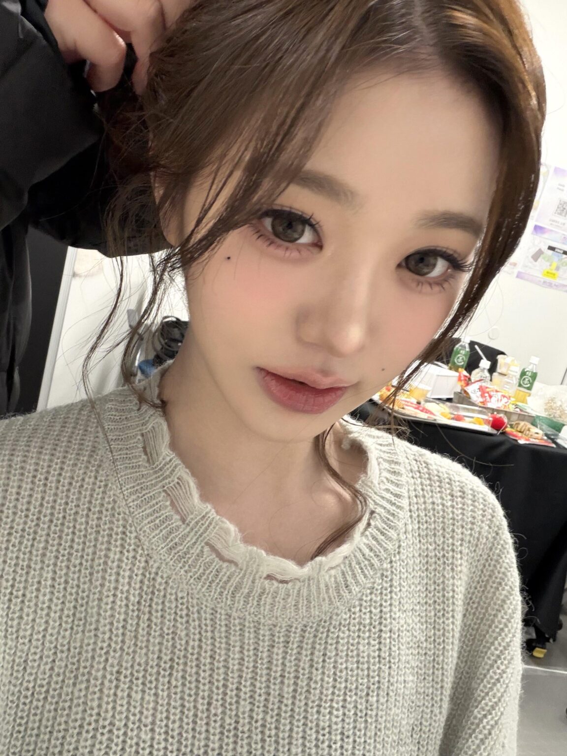 251229 تم تصنيف Wonyoung كعارضة الإعلانات رقم 1 في كوريا لعام 2025، وتحمل حاليًا الرقم القياسي لأكبر عدد من صفقات العلامات التجارية المنفردة (أكثر من 20 علامة تجارية).
