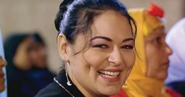 وصول جثمان الفنانة نيفين مندور لمسجد عمرو بن العاص لتشييع الجنازة وصول جثمان الفنانة نيفين مندور لمسجد عمرو بن العاص لتشييع الجنازة