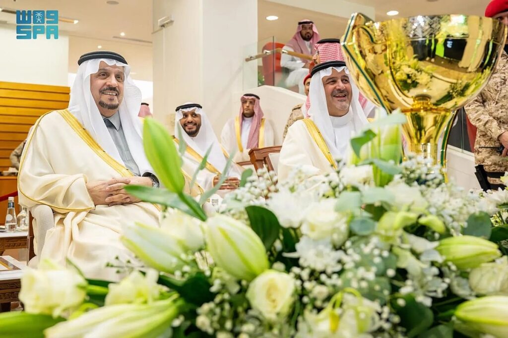 تحت رعاية ولي العهد ونيابة عنه.. أمير الرياض يتوّج الفائزين بكأسي ولي العهد للخيل المنتَجة محليًّا وللإنتاج والمستورد تحت رعاية ولي العهد ونيابة عنه.. أمير الرياض يتوّج الفائزين بكأسي ولي العهد للخيل المنتَجة محليًّا وللإنتاج والمستورد