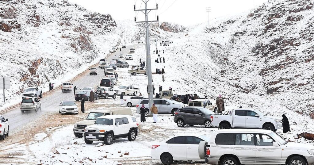 فلكي: الثلوج تتساقط شمال السعودية شتاءً بشكلٍ دوري ولا دورة فلكية محددة – صحيفة سبق الالكترونية فلكي: الثلوج تتساقط شمال السعودية شتاءً بشكلٍ دوري ولا دورة فلكية محددة - صحيفة سبق الالكترونية