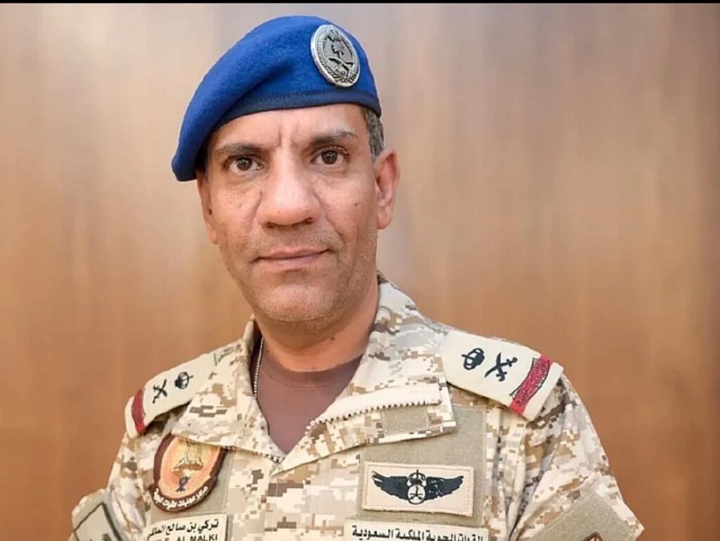 تنفيذ ضربة جوية "محدودة" استهدفت دعمًا عسكريًّا خارجيًّا بميناء "المكلا"