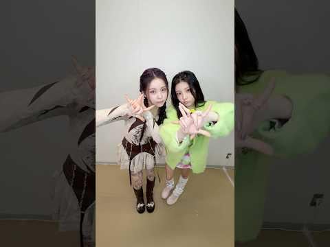 NMIXX KYUJIN مع ILLIT WONHEE - Funky Glitter Christmas (تحدي الرقص) (251224)