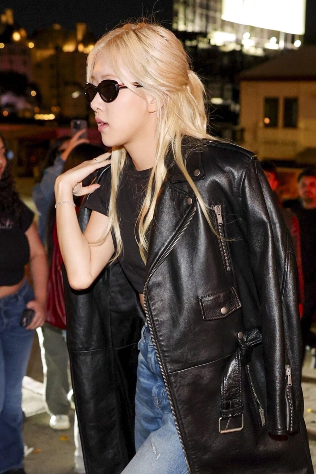 تم رصد 251209 روزيه في الحفلة اللاحقة لفيلم Marty Supreme