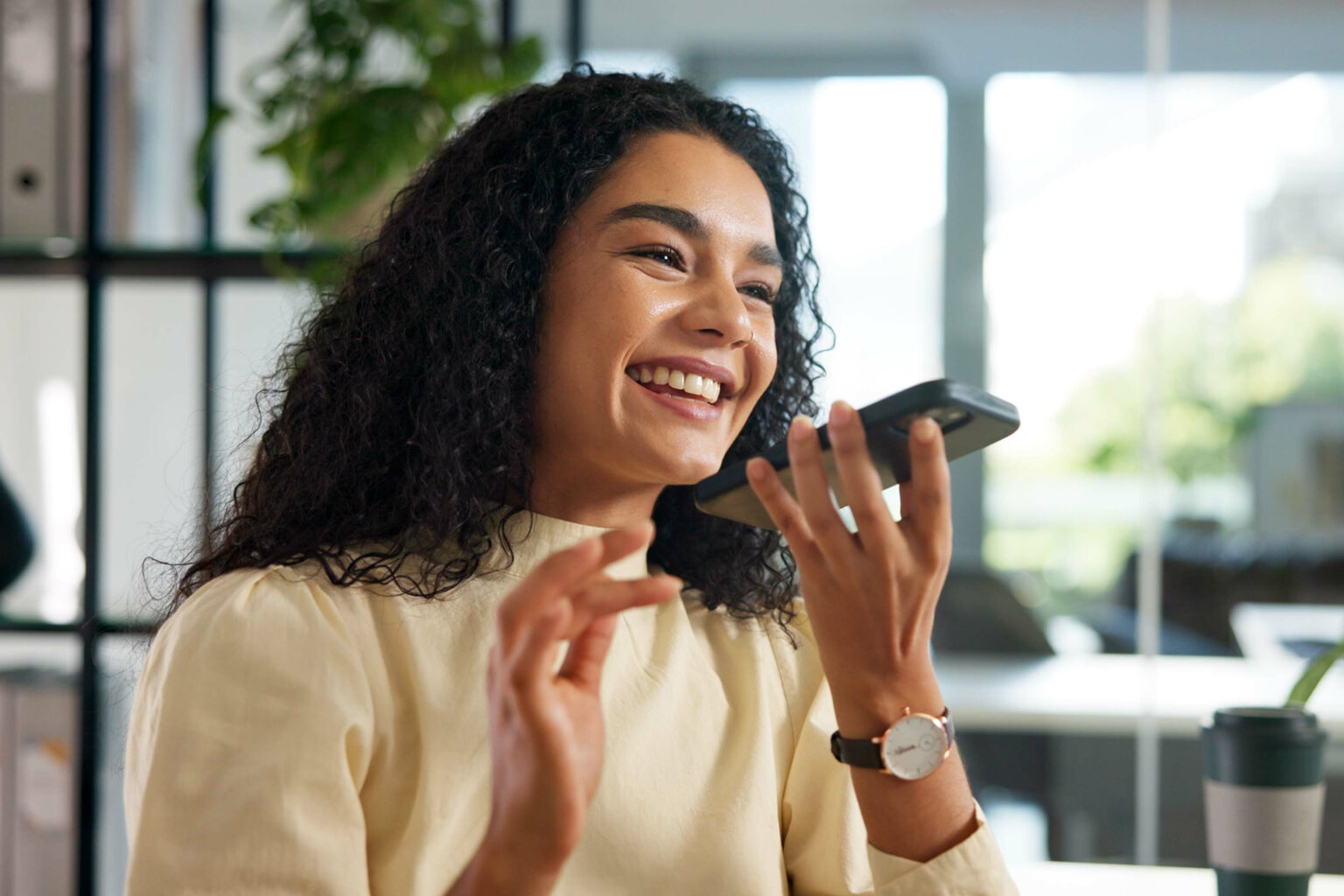 لماذا يبدو صوتنا في الرسائل المسجلة غريبا؟ | أسلوب حياة