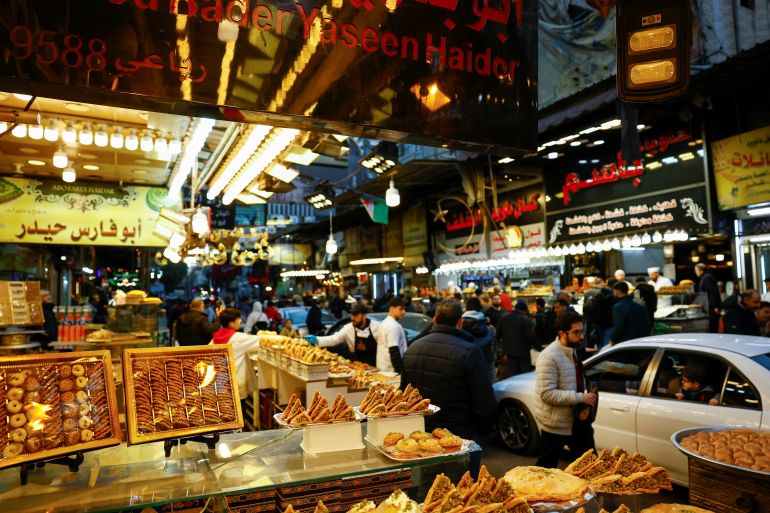 عودة اللاجئين تمثل طلبا إضافيا على السلع في الأسواق